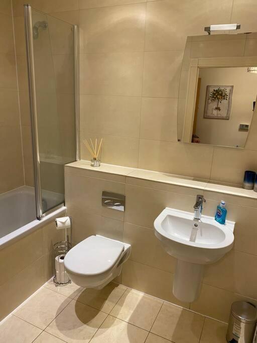 The Waterfront Suite Southport Bagian luar foto