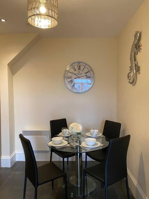 The Waterfront Suite Southport Bagian luar foto